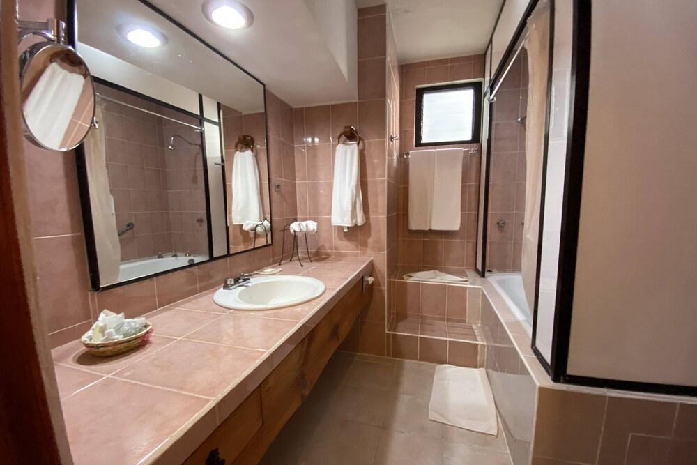 Hotel Rincon Del Arco San Cristóbal de Las Casas Екстериор снимка